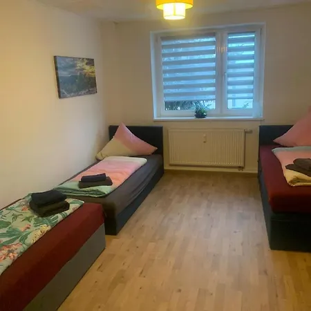 Apartment Cosy I 5beds I Near Vw Glauchau
